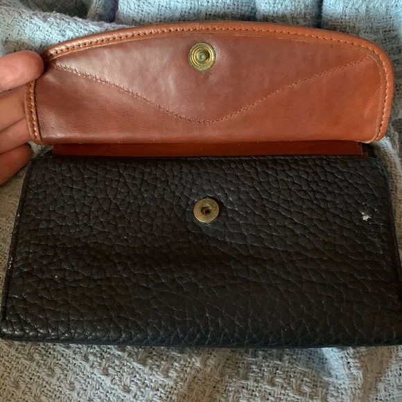 🛑🛑🛑🛑SOLD SOLD SOLD 🛑🛑🛑🛑
Dooney & Bourke Vintage Wallet - Picture 8 of 8